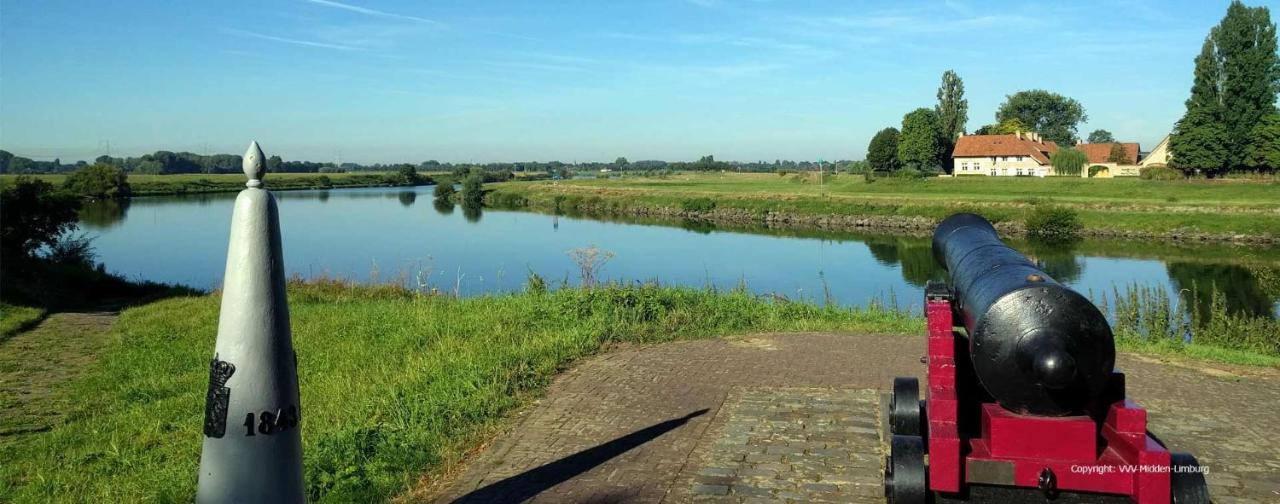 Chalet Or Apartment Nearby Roermond Outlet Stevensweert Екстериор снимка
