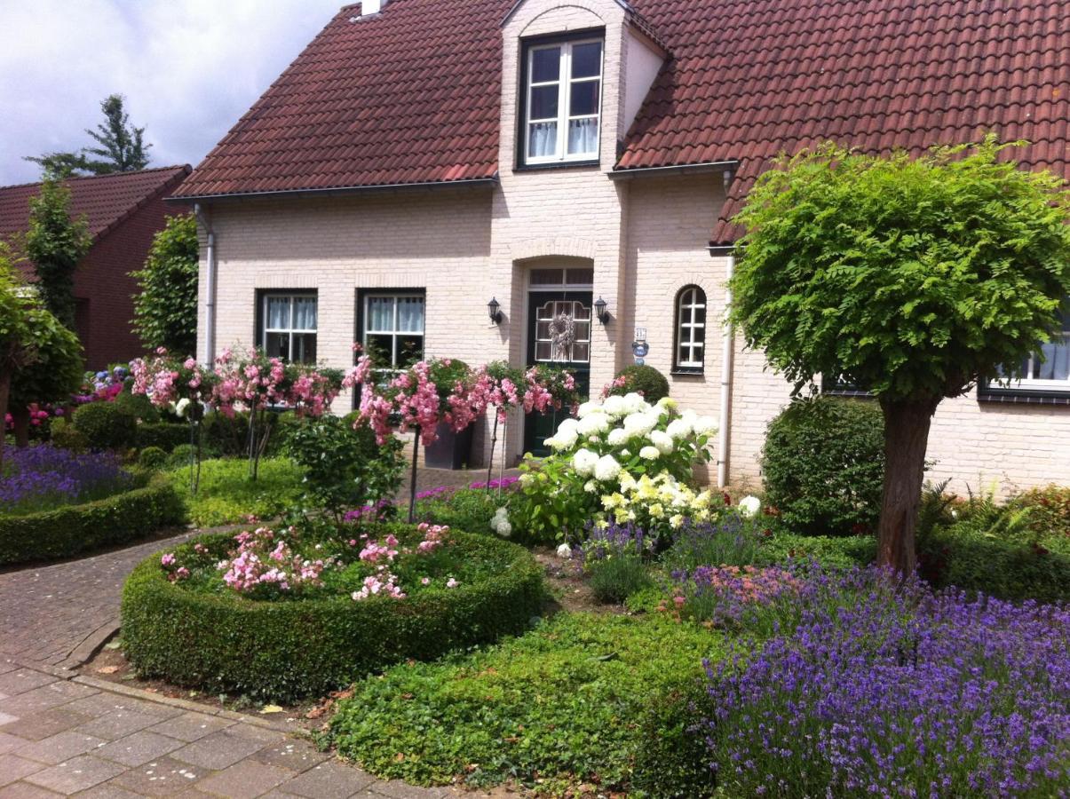 Chalet Or Apartment Nearby Roermond Outlet Stevensweert Екстериор снимка
